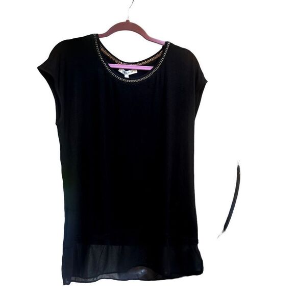 Rose & olive black top with silver. Chain detail along the entire collar sheer t - Picture 6 of 16